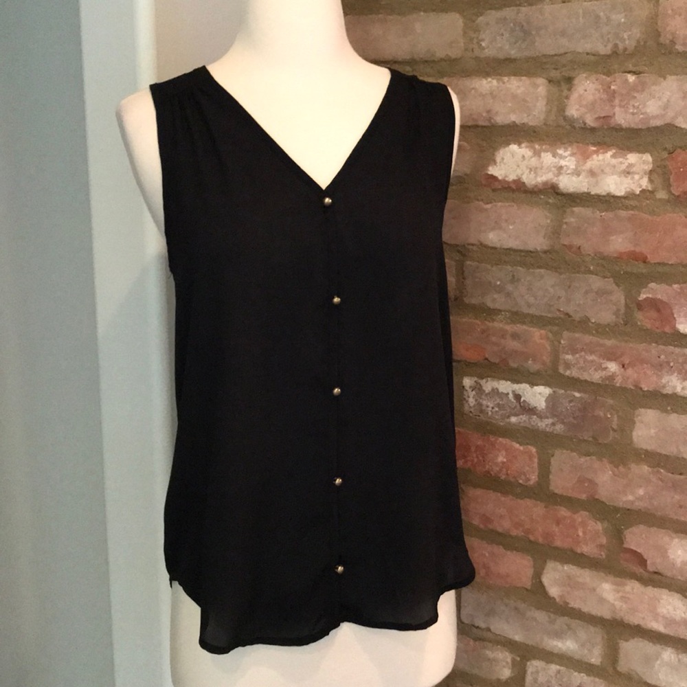 Brand new black tank with good detail. Size small.